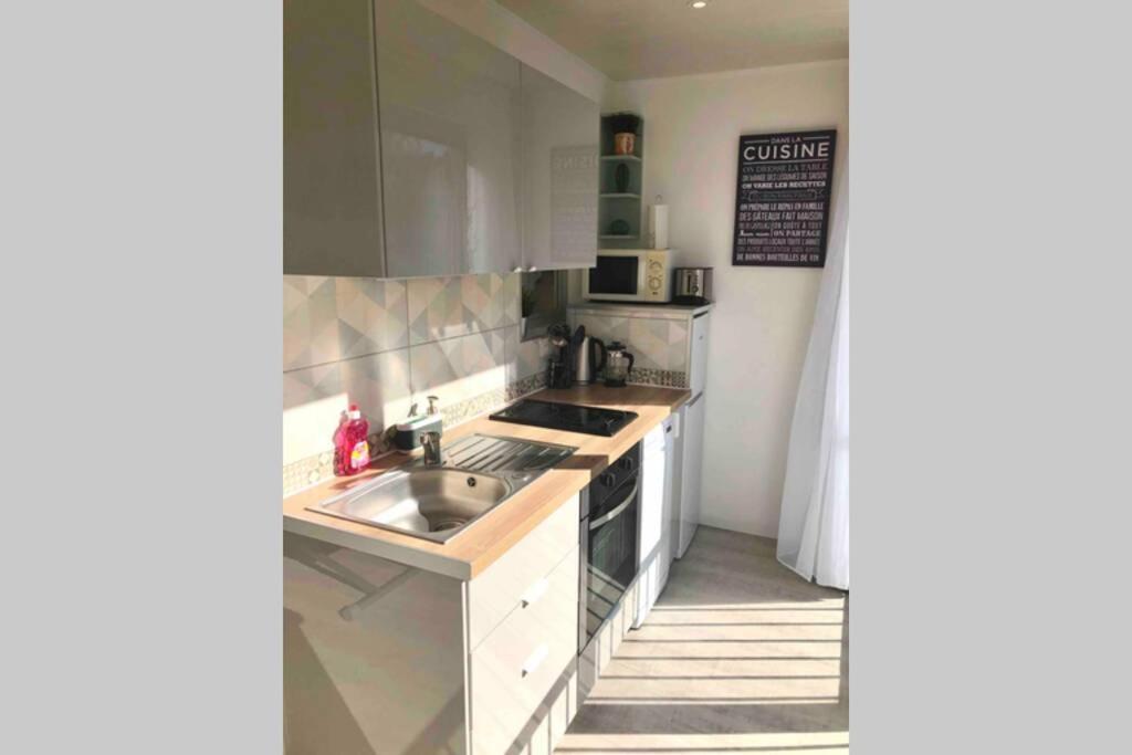 Grand Studio Cabine 30 M² Centre Ville, Refait A Neuf Pour Vous ! Climatise La Grande-Motte Exterior foto
