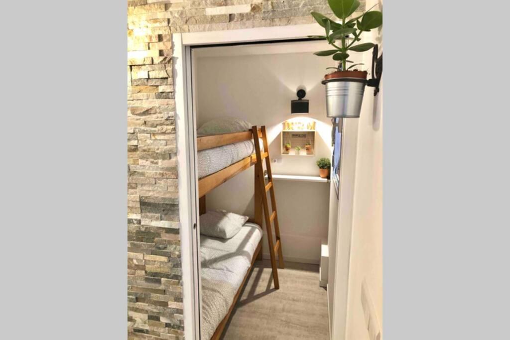 Grand Studio Cabine 30 M² Centre Ville, Refait A Neuf Pour Vous ! Climatise La Grande-Motte Exterior foto