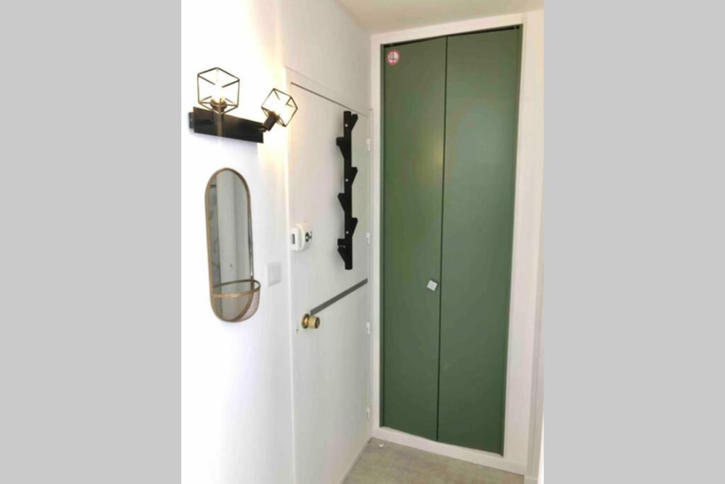 Grand Studio Cabine 30 M² Centre Ville, Refait A Neuf Pour Vous ! Climatise La Grande-Motte Exterior foto